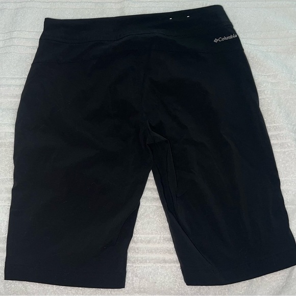 Black Columbia shorts - Picture 3 of 4